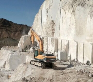 صدور مجوزهای بی‌حد و حصر معادن، تیشه به ریشه مراتع اصفهان می‌زند